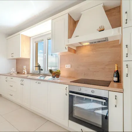 Apartment By The Sea - Zadar - 24599