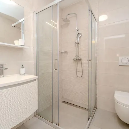 Apartment By The Sea - Zadar - 24599