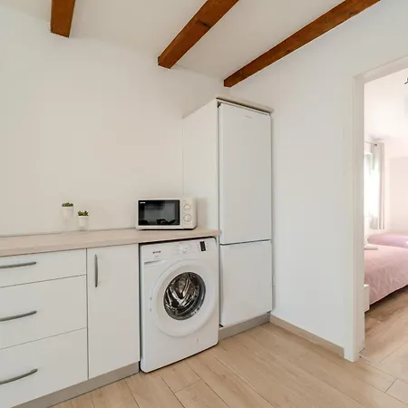 Apartment By The Sea - Zadar - 24599
